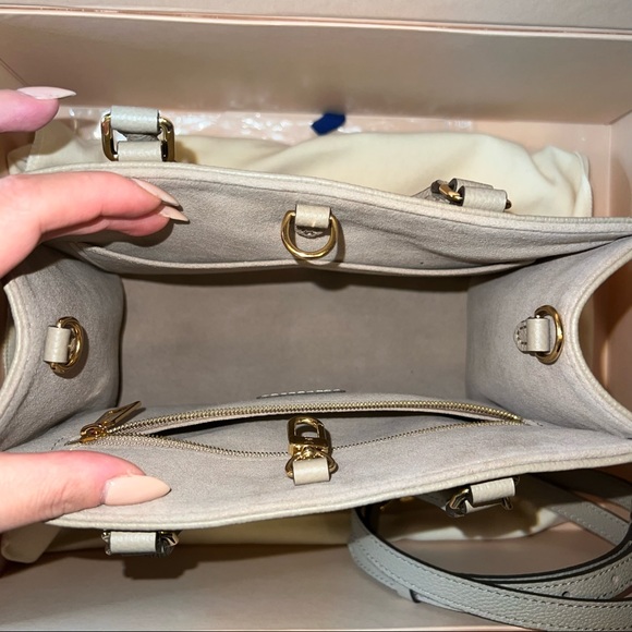 LV Onthego PM - Picture 2 of 10